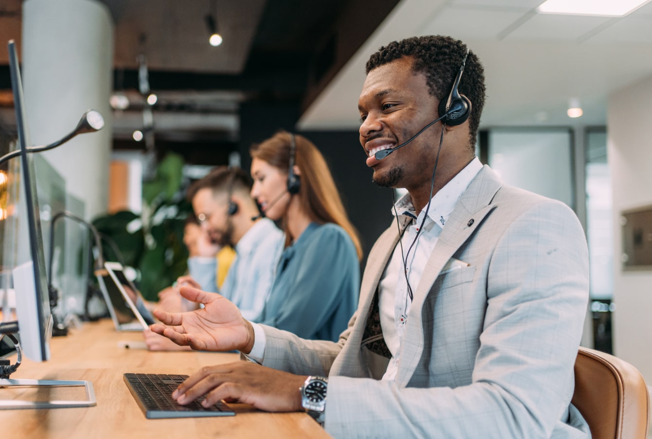 Best practices to improve first call resolution (FCR).