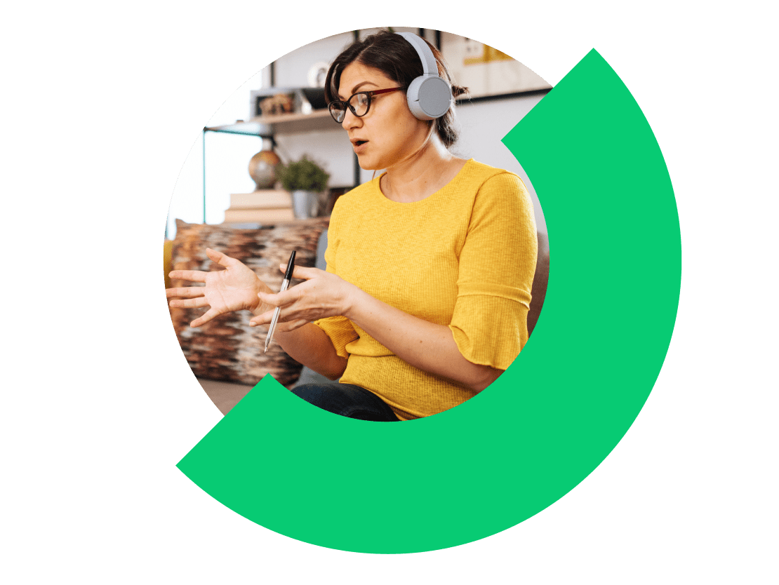 Insegnante che utilizza GoTo Connect per una riunione virtuale con uno studente.