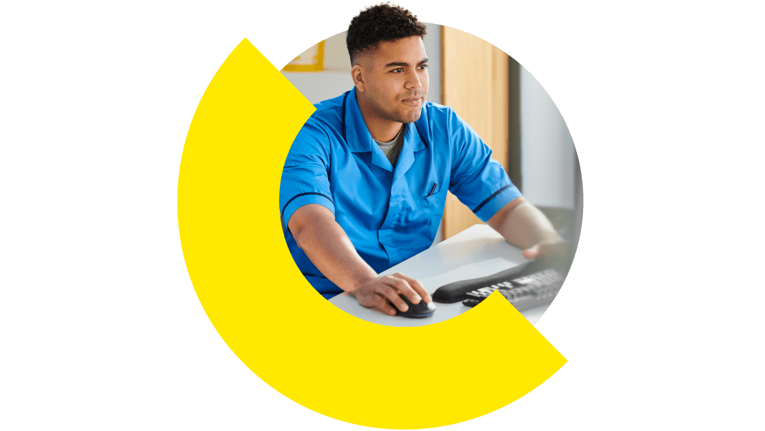 L'addetto all'assistenza ai pazienti facilita la comunicazione e le interazioni tra i pazienti e gli operatori sanitari.