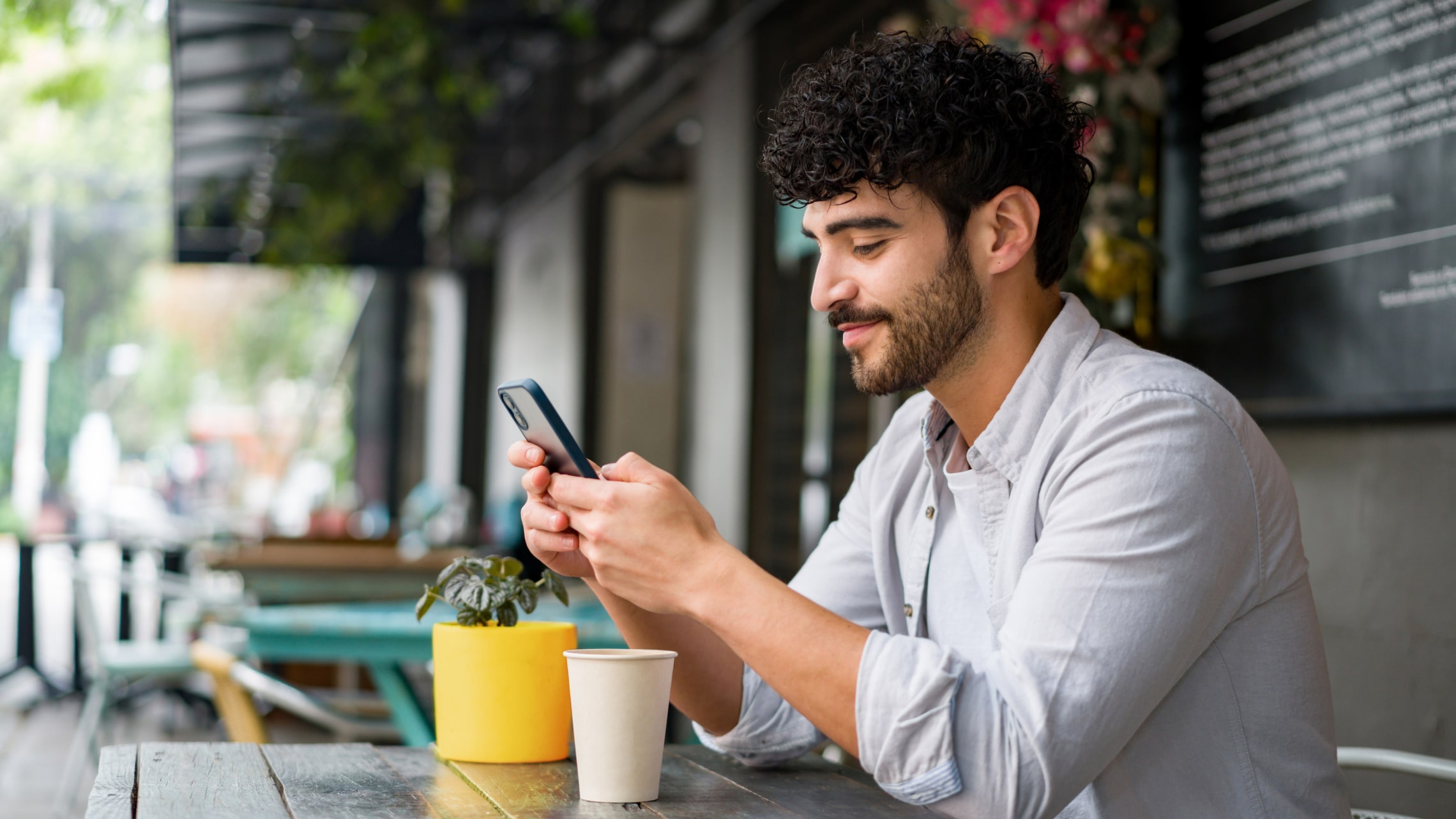 What is a Virtual Phone System? A Complete Guide.